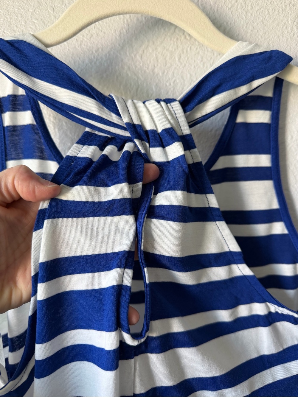 Skies are Blue Keyhole Back Knit Tank Top, Like New, Small - Picture 7 of 11